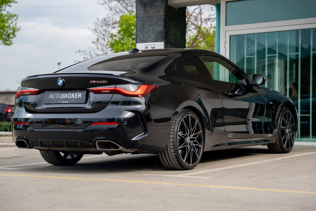M440i